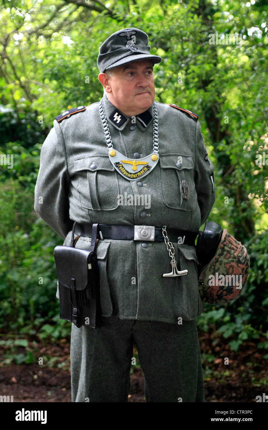 Actor dressed waffen ss soldier ww2 immagini e fotografie stock ad alta ...