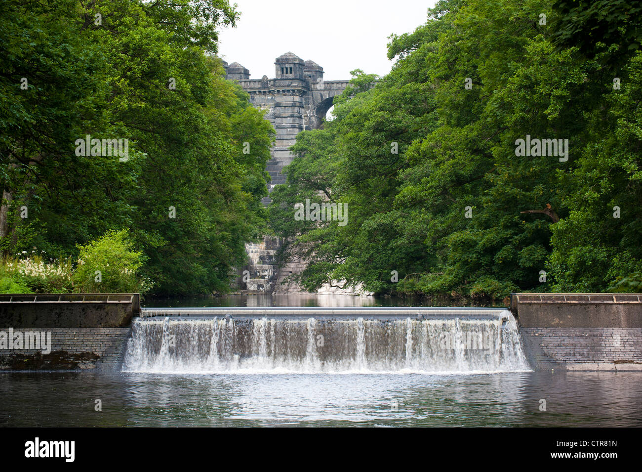 Il Lake Vyrnwy diga vista da valle Foto Stock