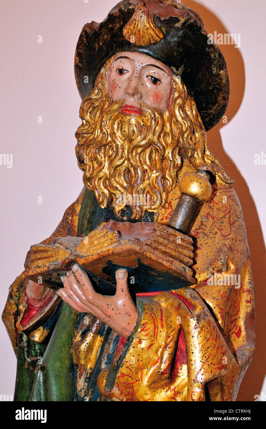 Spagna, San Giacomo Titolo: Medievale statua di San Giacomo come pellegrino nel museo del palazzo del vescovo a Astorga Foto Stock