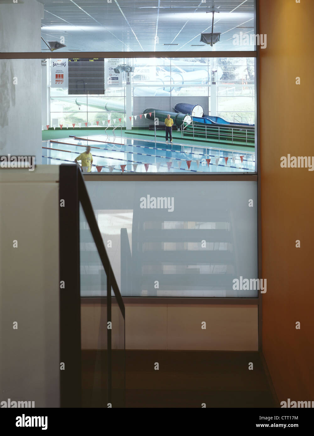 Beaulejour centro sportivo vista piscina da scale Foto Stock