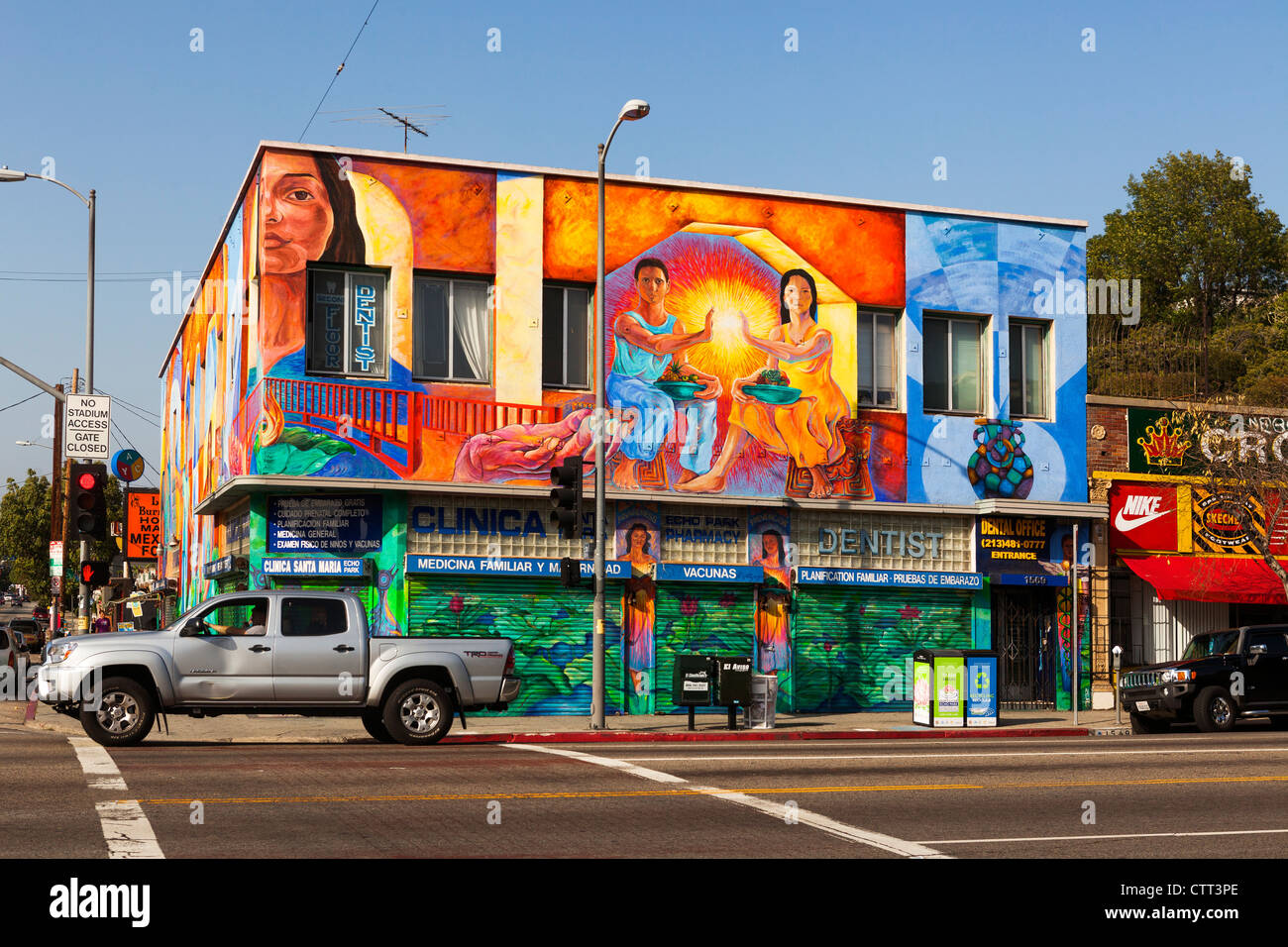 Murale su un edificio in LA, West Sunset Blvd, Echo Park District. Foto Stock