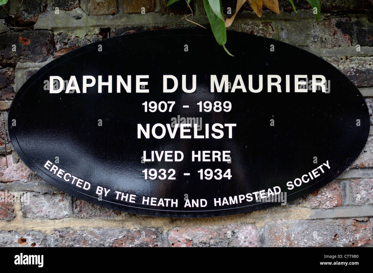 Placca a muro marcatura ex casa del romanziere Daphne du Maurier, Cannone posto, Hampstead, London, Regno Unito Foto Stock