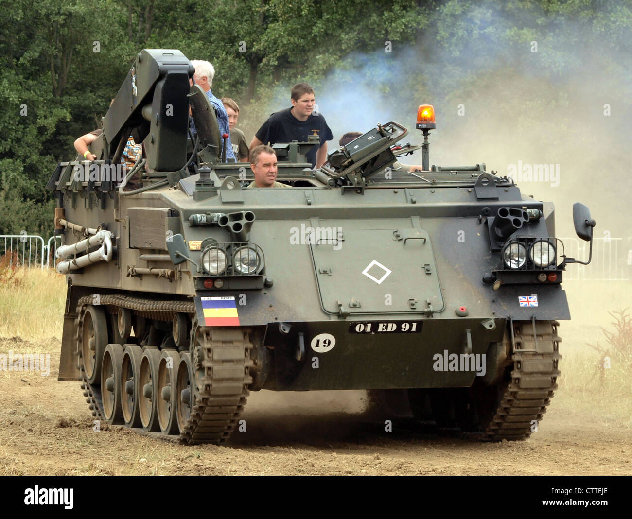 L'FV434 è un veicolo militare britannico utilizzato principalmente come veicolo di recupero e riparazione, progettato per operazioni pesanti. È dotata di corazzatura e torretta per la protezione e l'impegno militare. Foto Stock