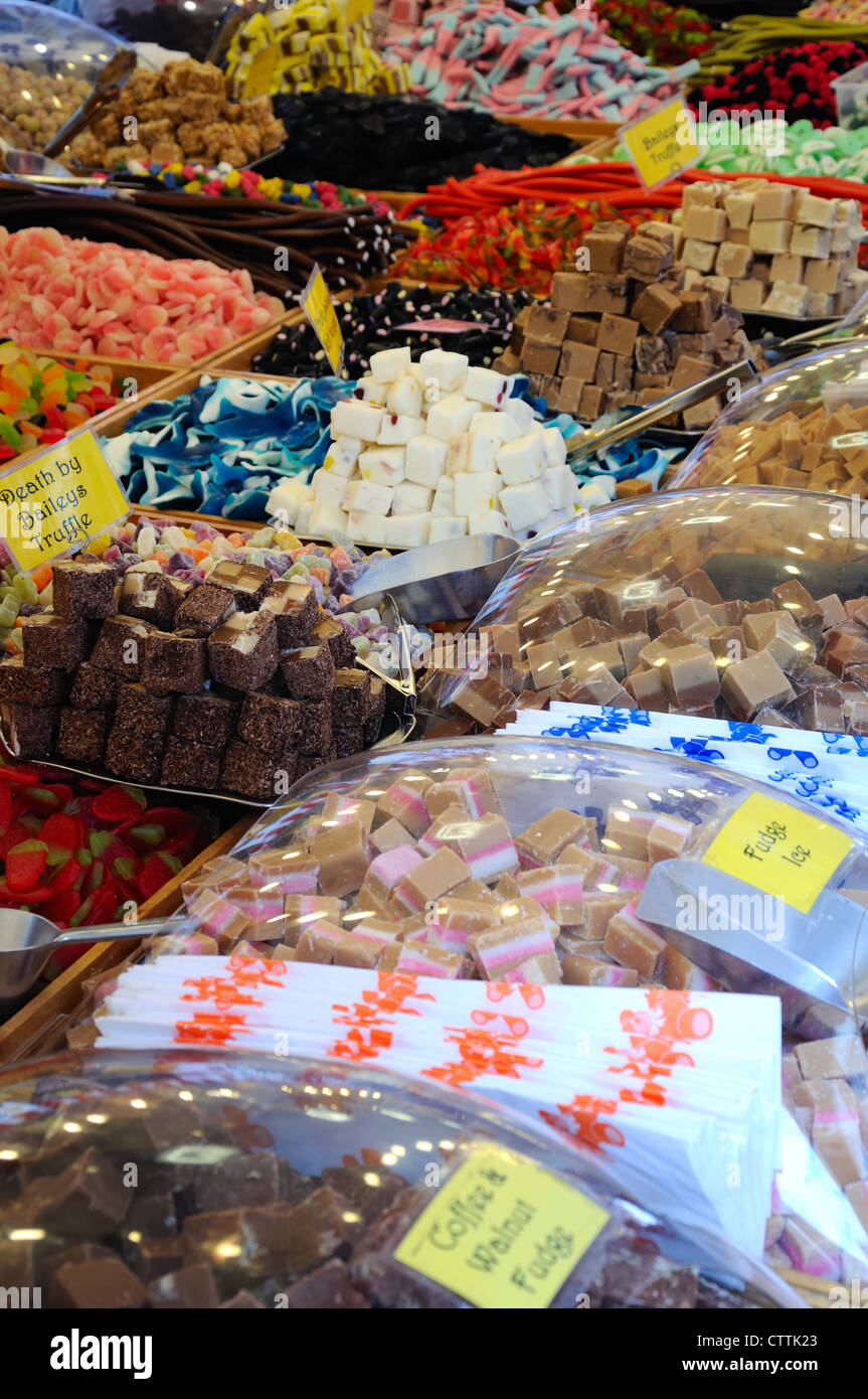 Il Merchant City Festival 2012 a Glasgow, prodotti dolciari in stallo Foto Stock