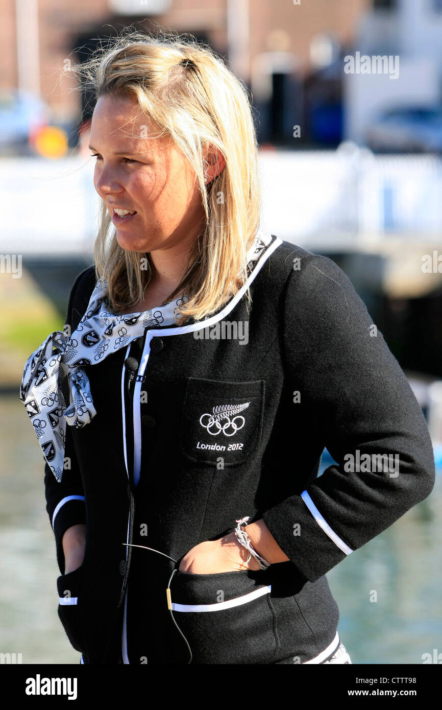 Nuova Zelanda Vela Olimpiade Invernale Sara a Weymouth intervistata prima di iniziare il 2012 Giochi Foto Stock
