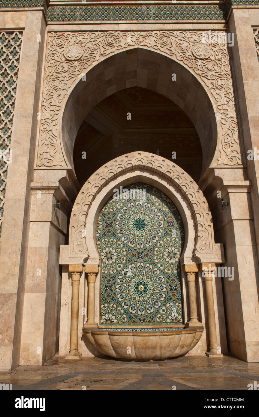 Fontana all'interno della moschea di Hassan II a Casablanca, Marocco Foto Stock