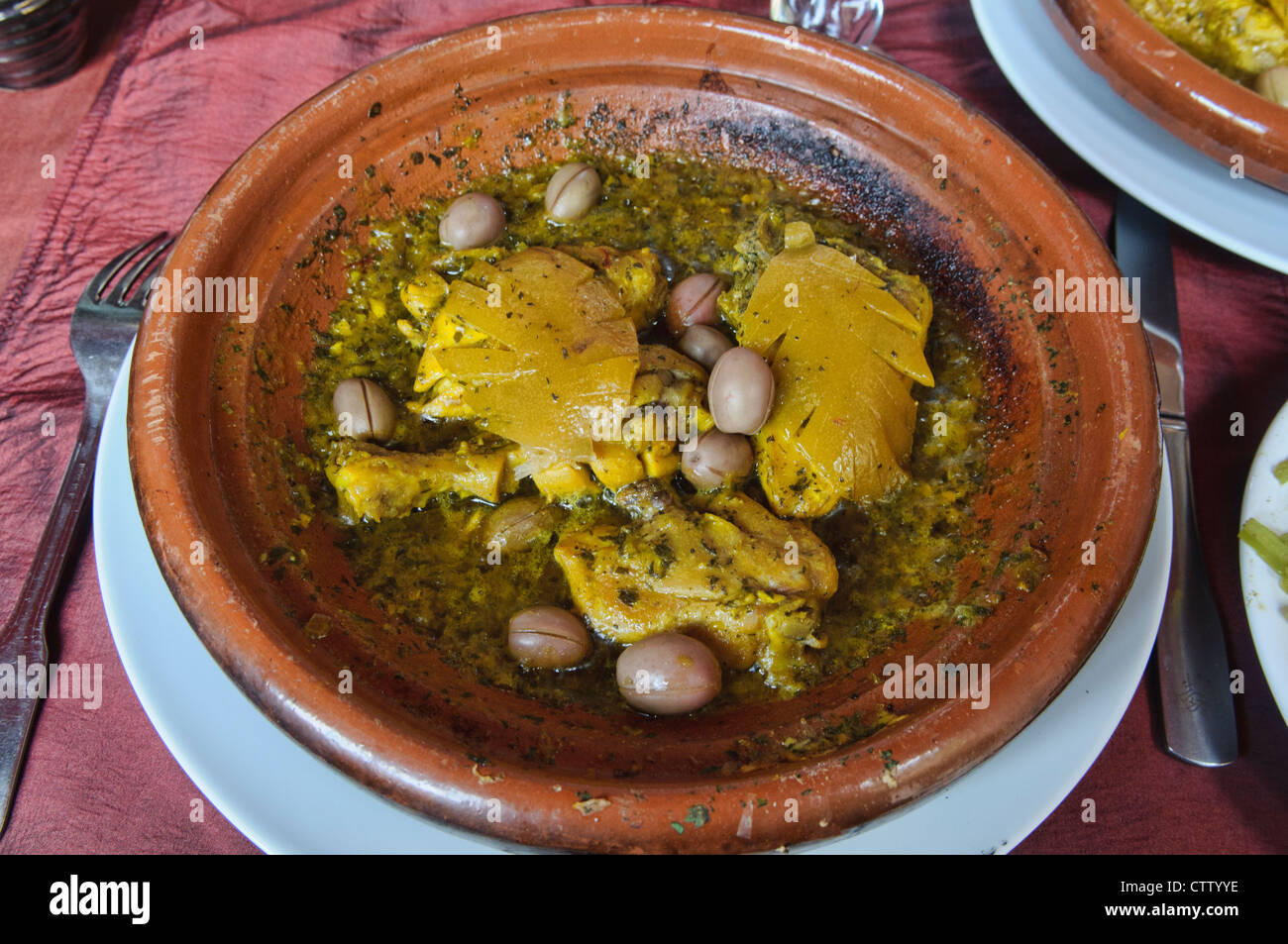 Tajine di pollo a Marrakech, Marocco Foto Stock