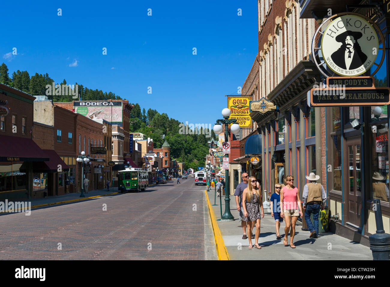 La strada principale del centro storico di Deadwood, South Dakota, dove Wild Bill Hickok è stato ucciso, STATI UNITI D'AMERICA Foto Stock