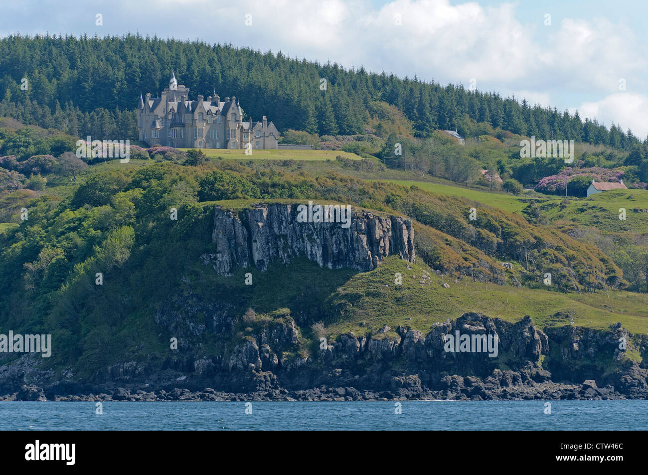 Il castello di Glengorm sull'Isle of Mull, Ebridi Interne, Scozia. Giugno 2011. Foto Stock