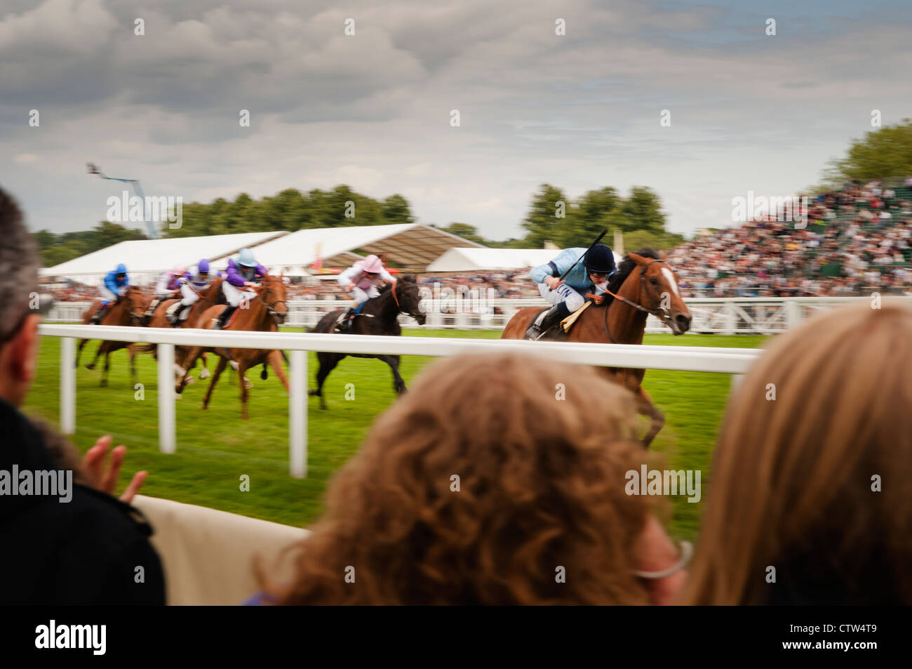 Corse ippiche presso il Royal Ascot. Foto Stock