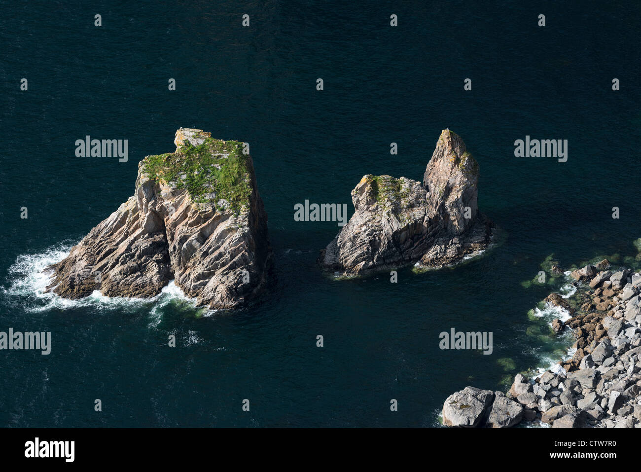 Pile di mare a Slieve League cliffs, sulla costa occidentale di Donegal, Repubblica di Irlanda. Foto Stock