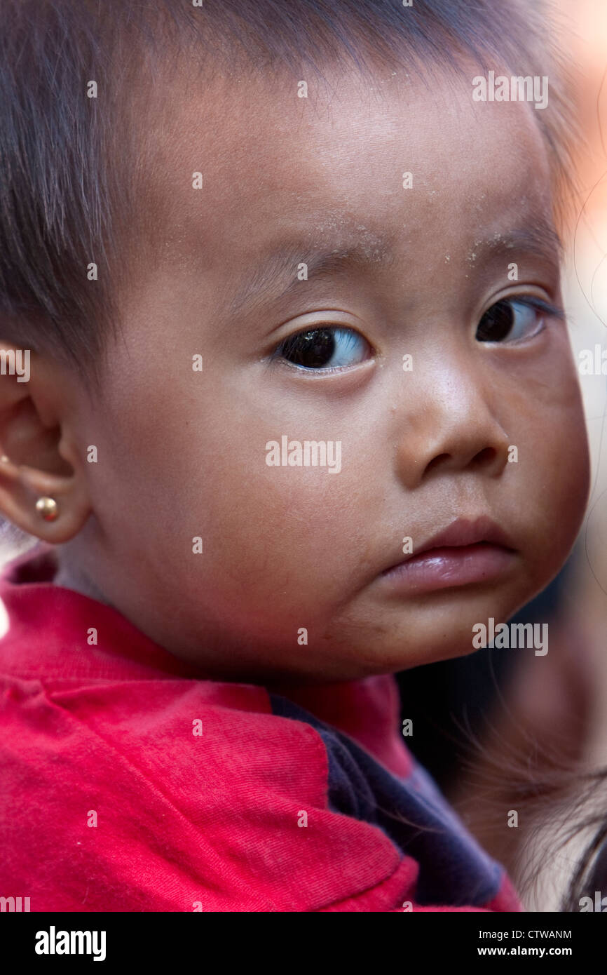 Myanmar Birmania. Bagan. Piccola ragazza birmana. Foto Stock