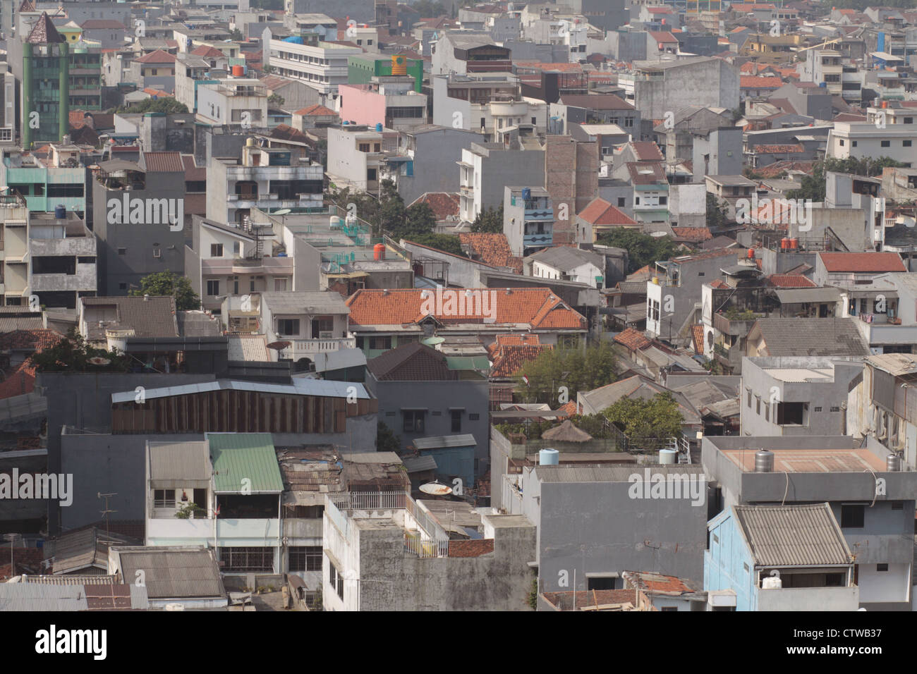 Scena di edifici in una città in via di sviluppo. Foto Stock