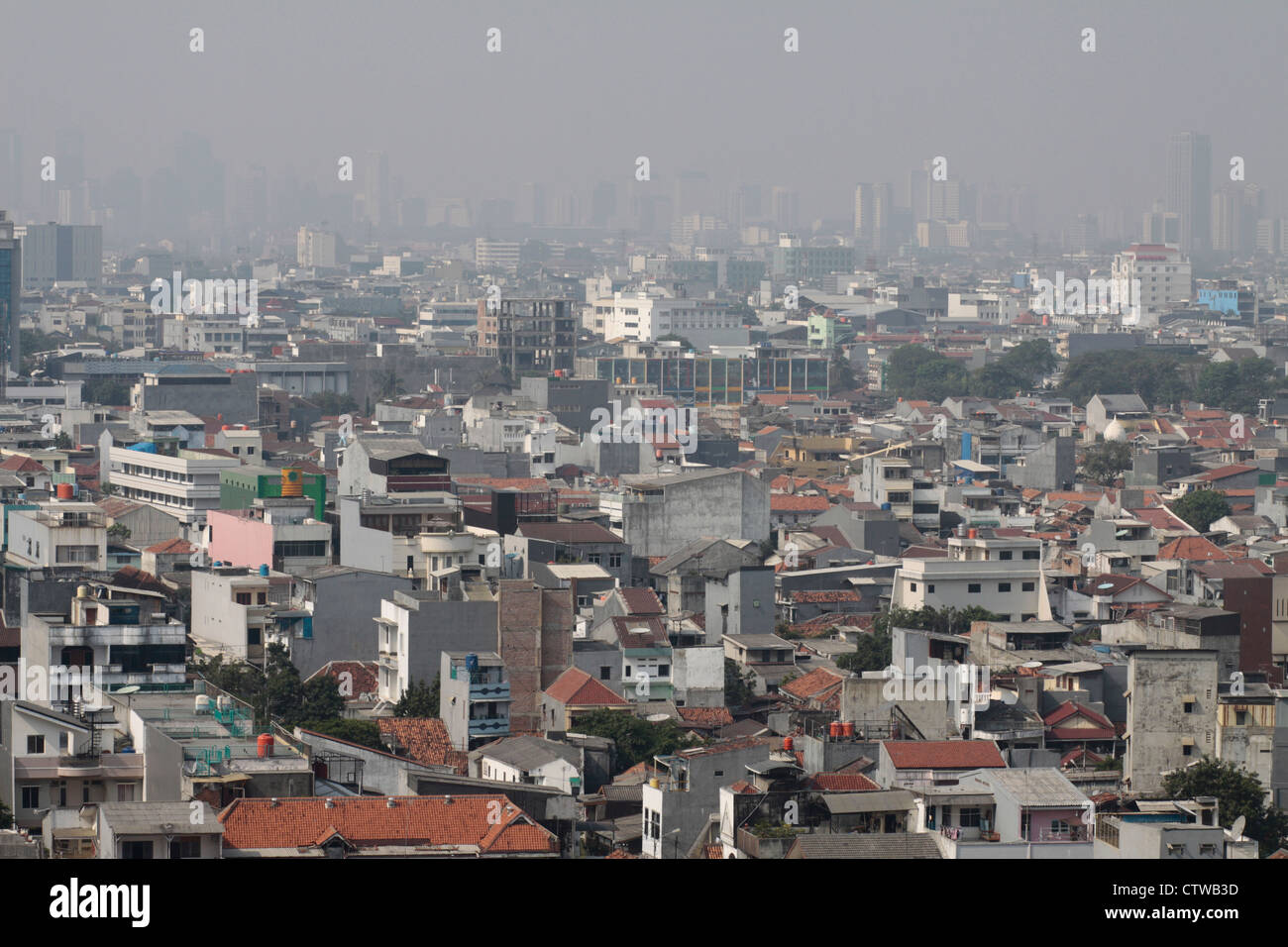 Scena di edifici in una città in via di sviluppo. Foto Stock