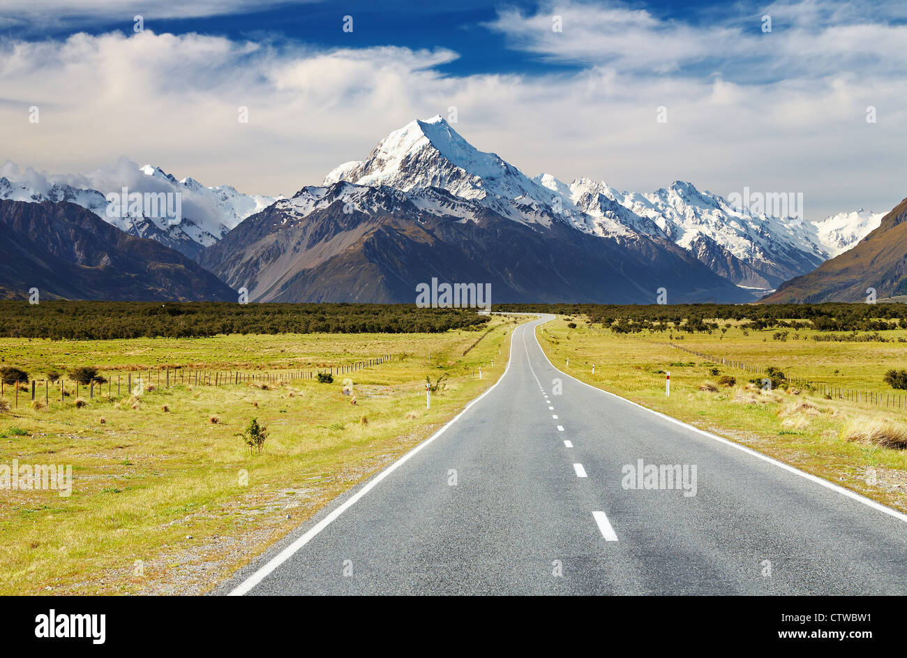 Strada per Monte Cook, Alpi del Sud, Nuova Zelanda Foto Stock