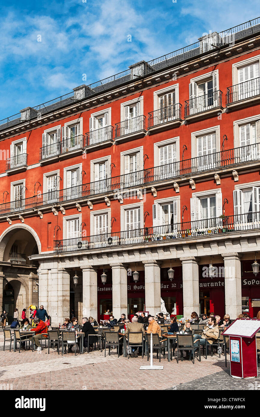 Outdoor cafe in Plaza Mayor, Madrid, Spagna Foto Stock