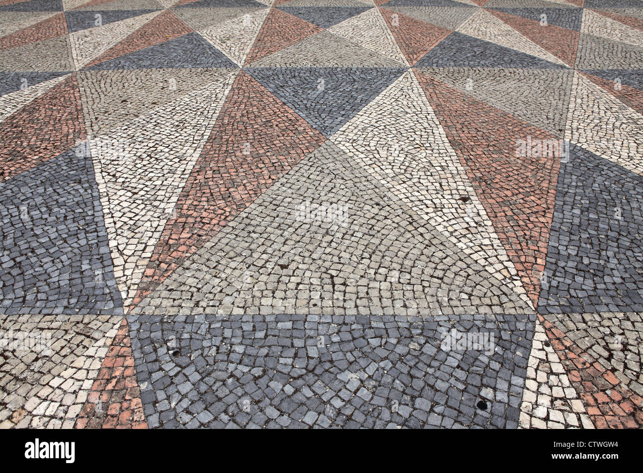 Vista astratta della tradizionale pavimentazione in ciottoli di Belem, Lisbona, Portogallo. Foto Stock