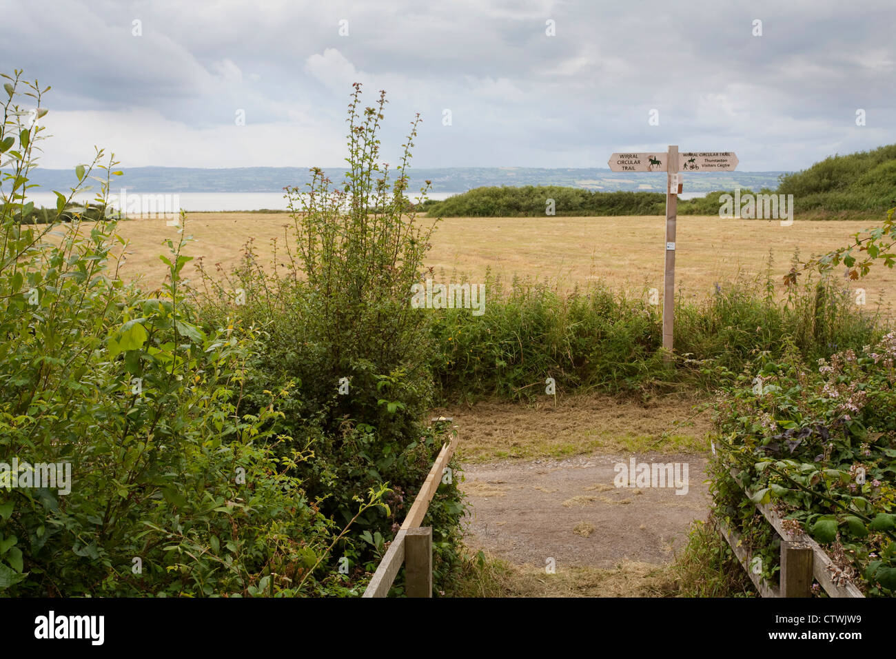 Una delle zone di ingresso che conduce al Wirral modo e il Wirral sentiero circolare Foto Stock