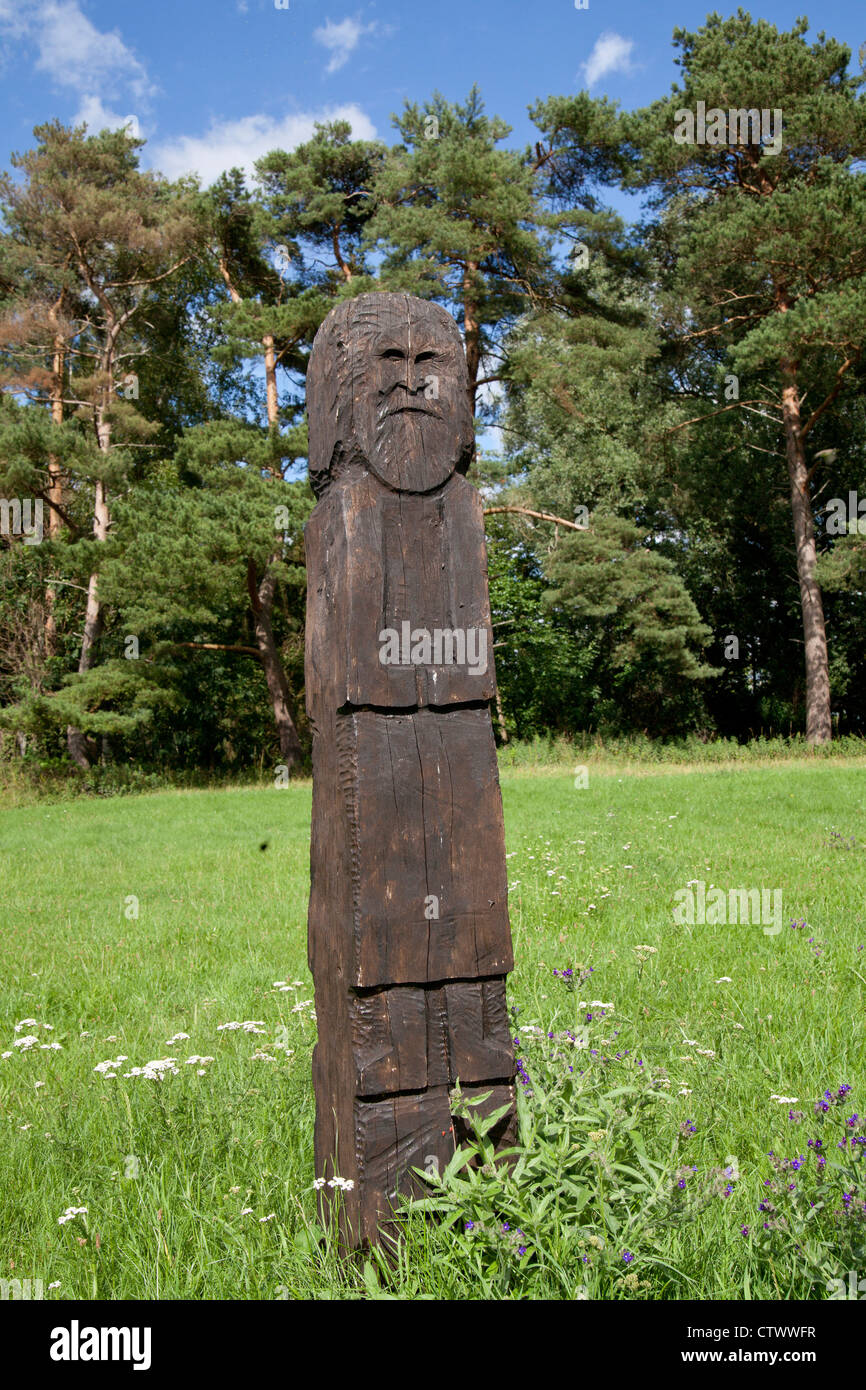 Ricostruito statua slava sull isola Burgwall, Lago Teterow, Mecklenburg-Switzerland, Meclemburgo-Pomerania Occidentale, Germania Foto Stock