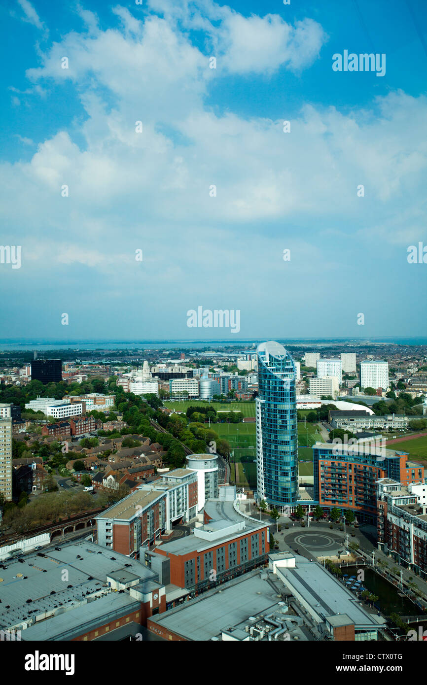 Vista su Portsmouth Inghilterra da Spinnaker Tower, il porto di Portsmouth Foto Stock