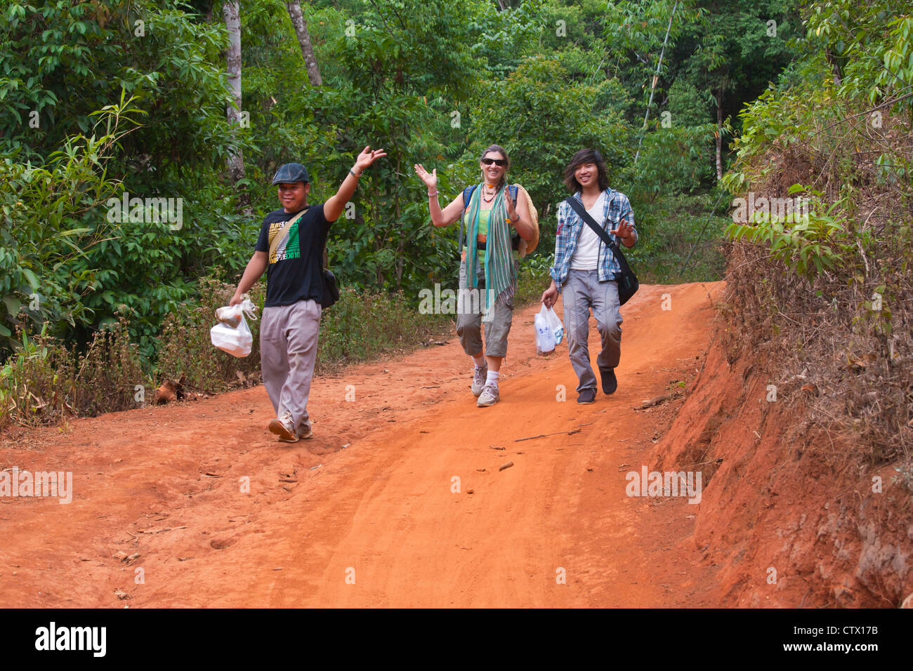 Tribù della collina di trekking AKAH, ANN SHAN e villaggi - KENGTUNG o KYAINGTONG - MYANMAR MR Foto Stock