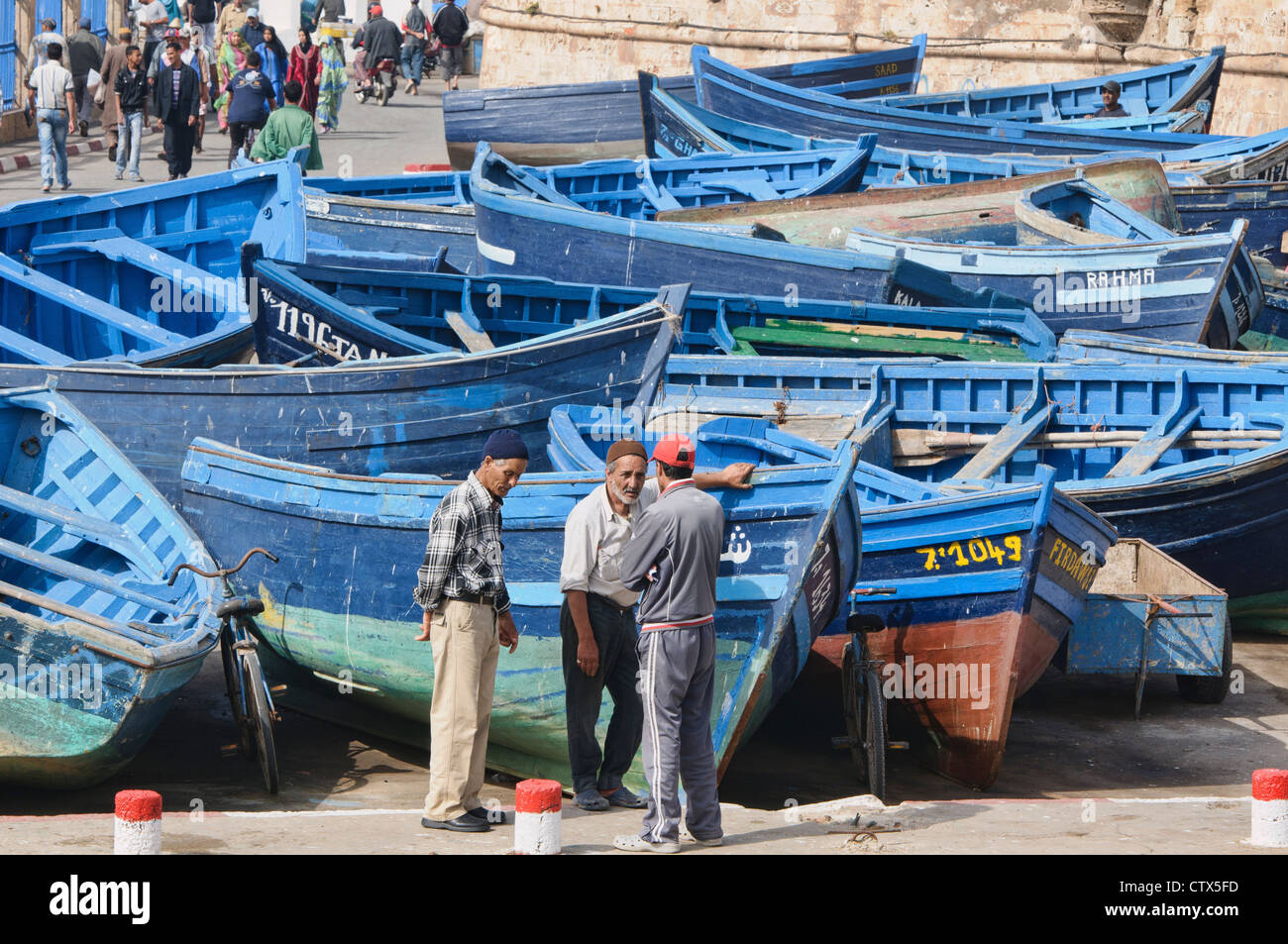 Barche da pesca nel porto di Essaouira, Marocco Foto Stock