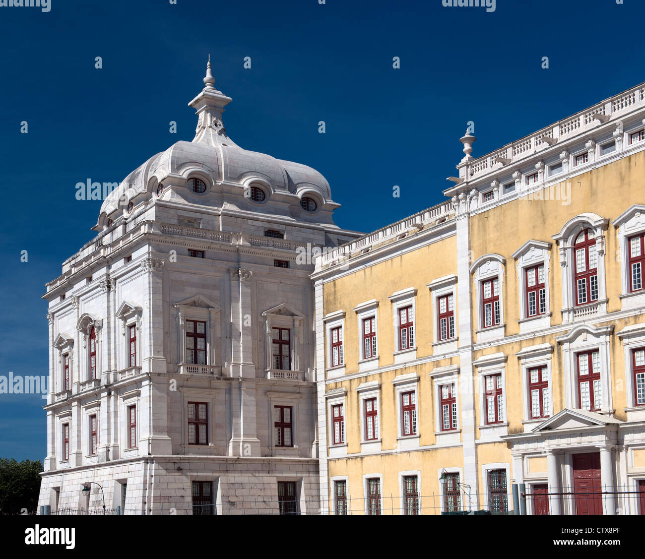 Mafra national Palace e Covent, Mafra, nr Lisbon, Portogallo. Foto Stock