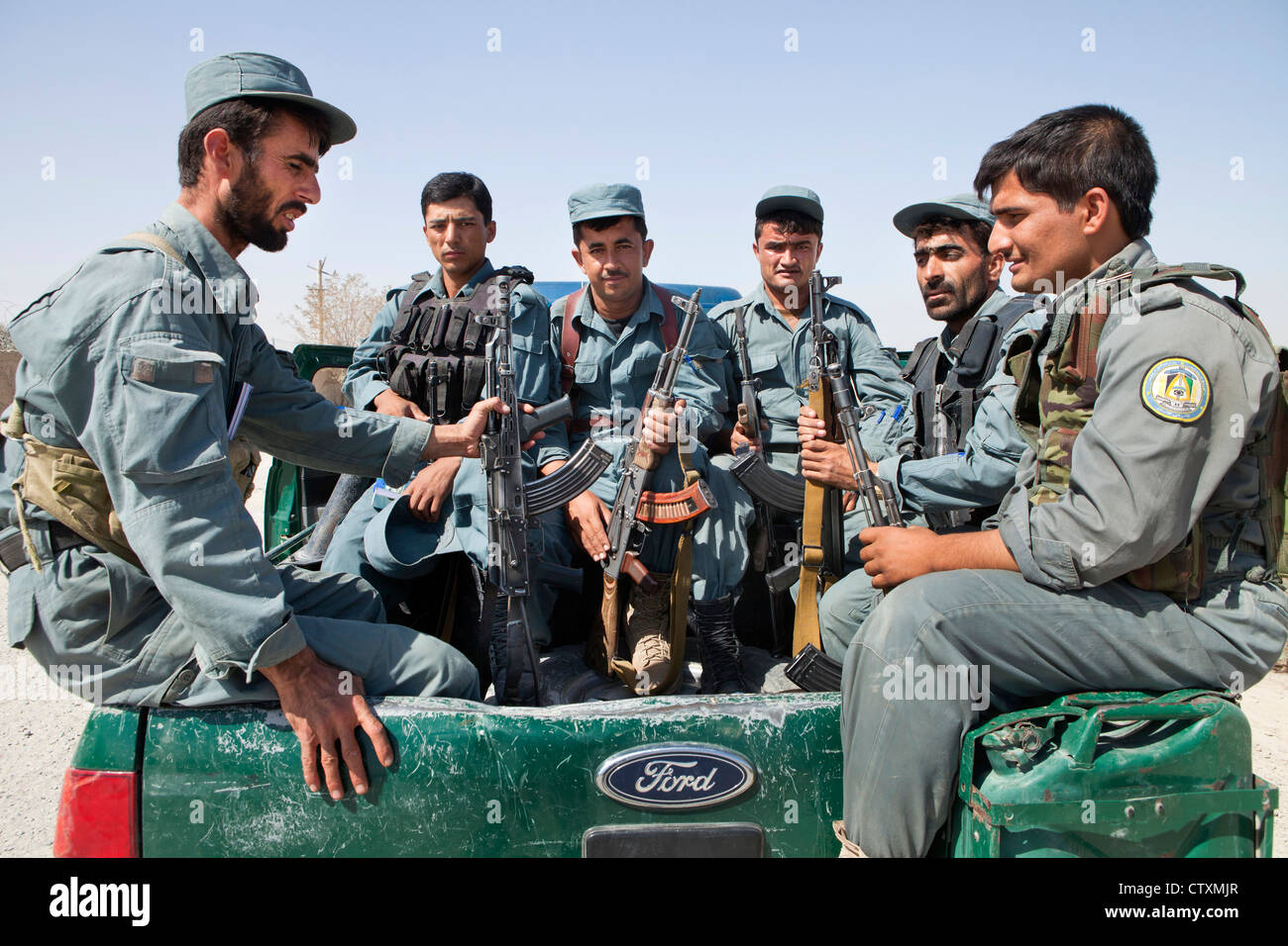 Polizia nazionale afgana ufficiale di servizio in Kunduz, Afghanistan. Foto Stock