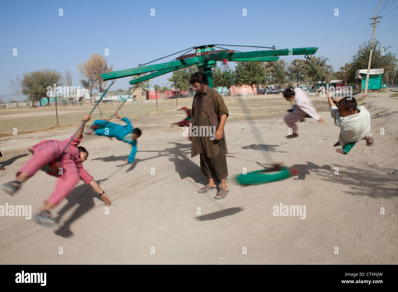 Fiera del divertimento nella città di Kunduz, Afghanistan Foto Stock