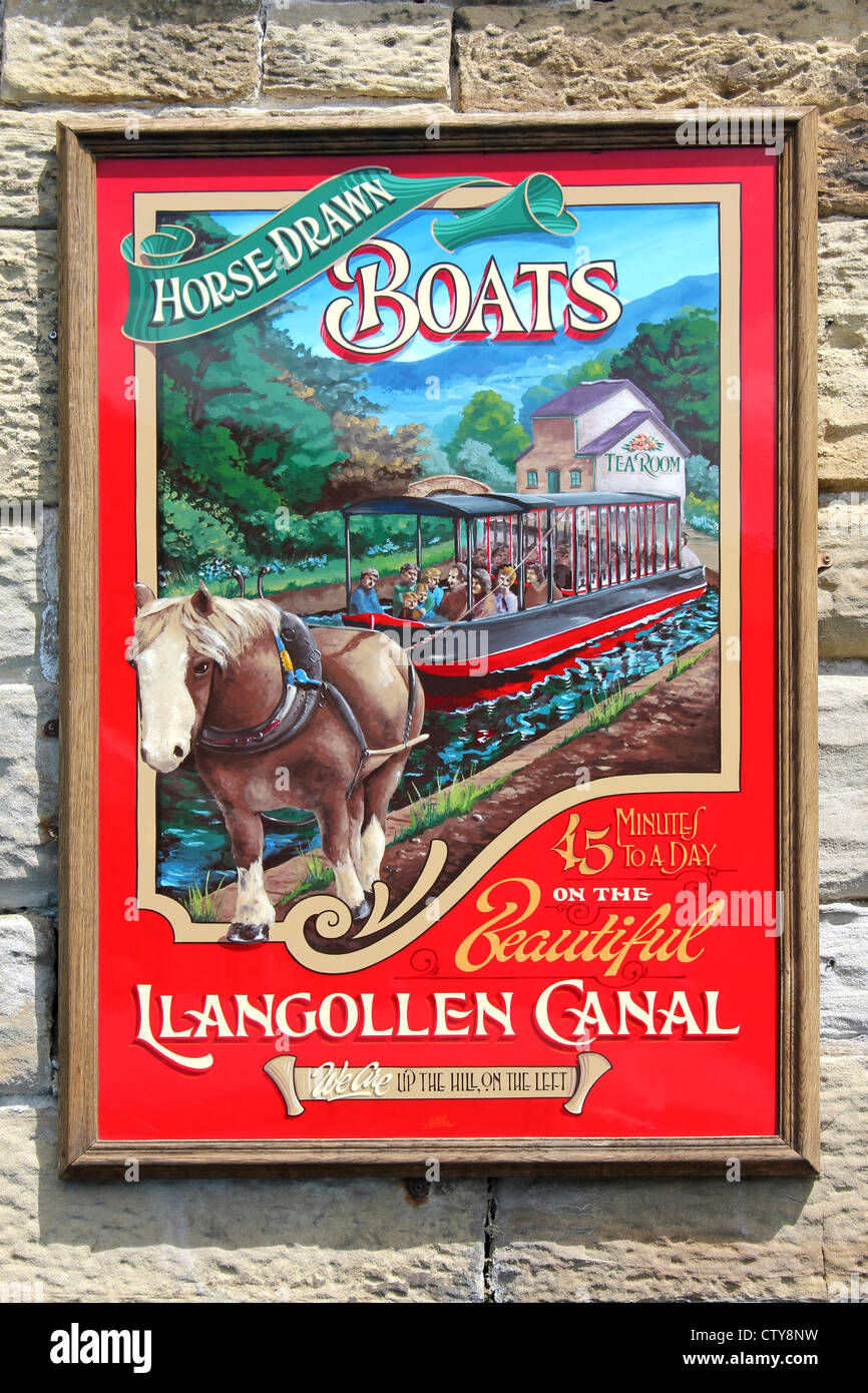 Poster pubblicitari Cavallo e barche a Llangollen Canal, Galles Foto Stock