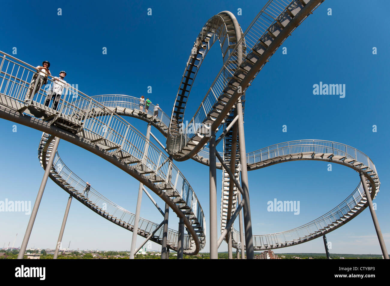 "Tartaruga e Tiger' pedone roller coaster scultura su Magic Mountain a Duisburg Germania Foto Stock