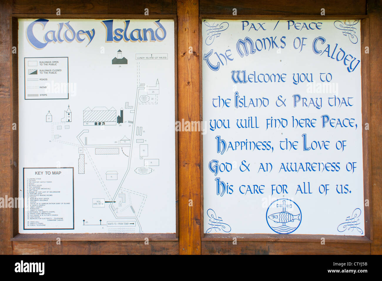 Un segno a isola di Caldey vicino Tenby, Pembrokeshire, Galles Foto Stock