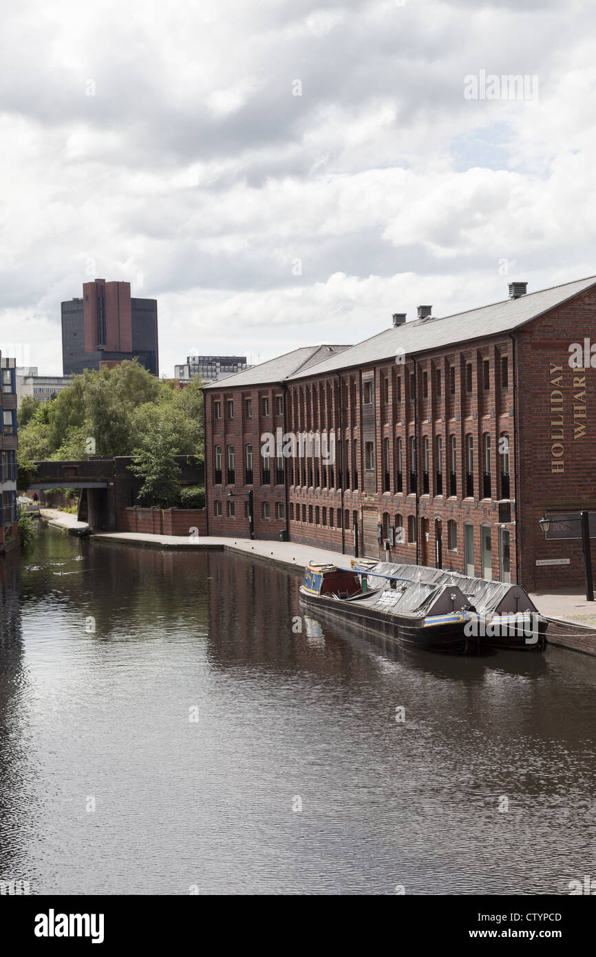 Canal nel centro di Birmingham Inghilterra Foto Stock