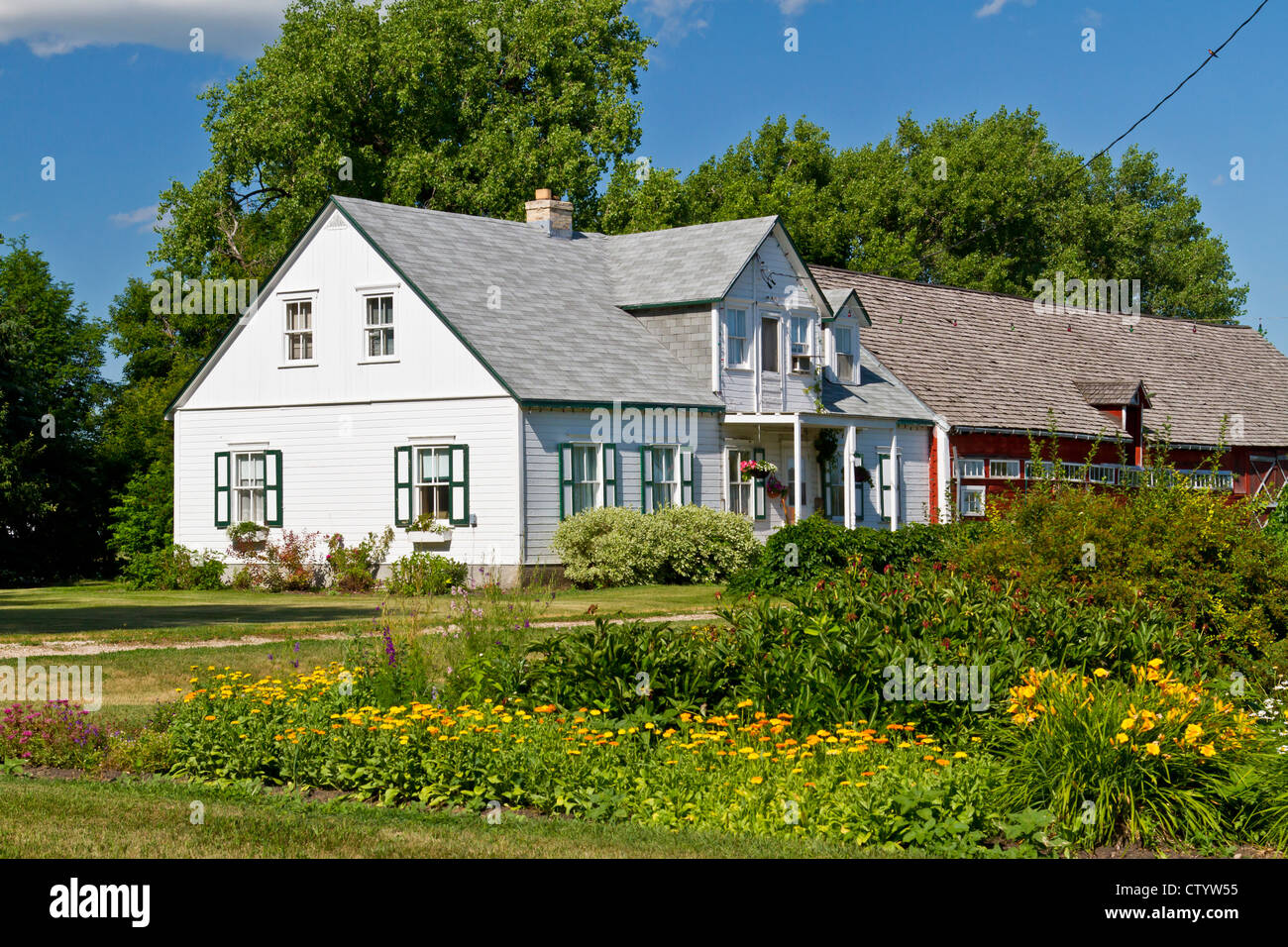 Una storica casa mennonita-fienile in Neubergthal, Manitoba, Canada. Foto Stock