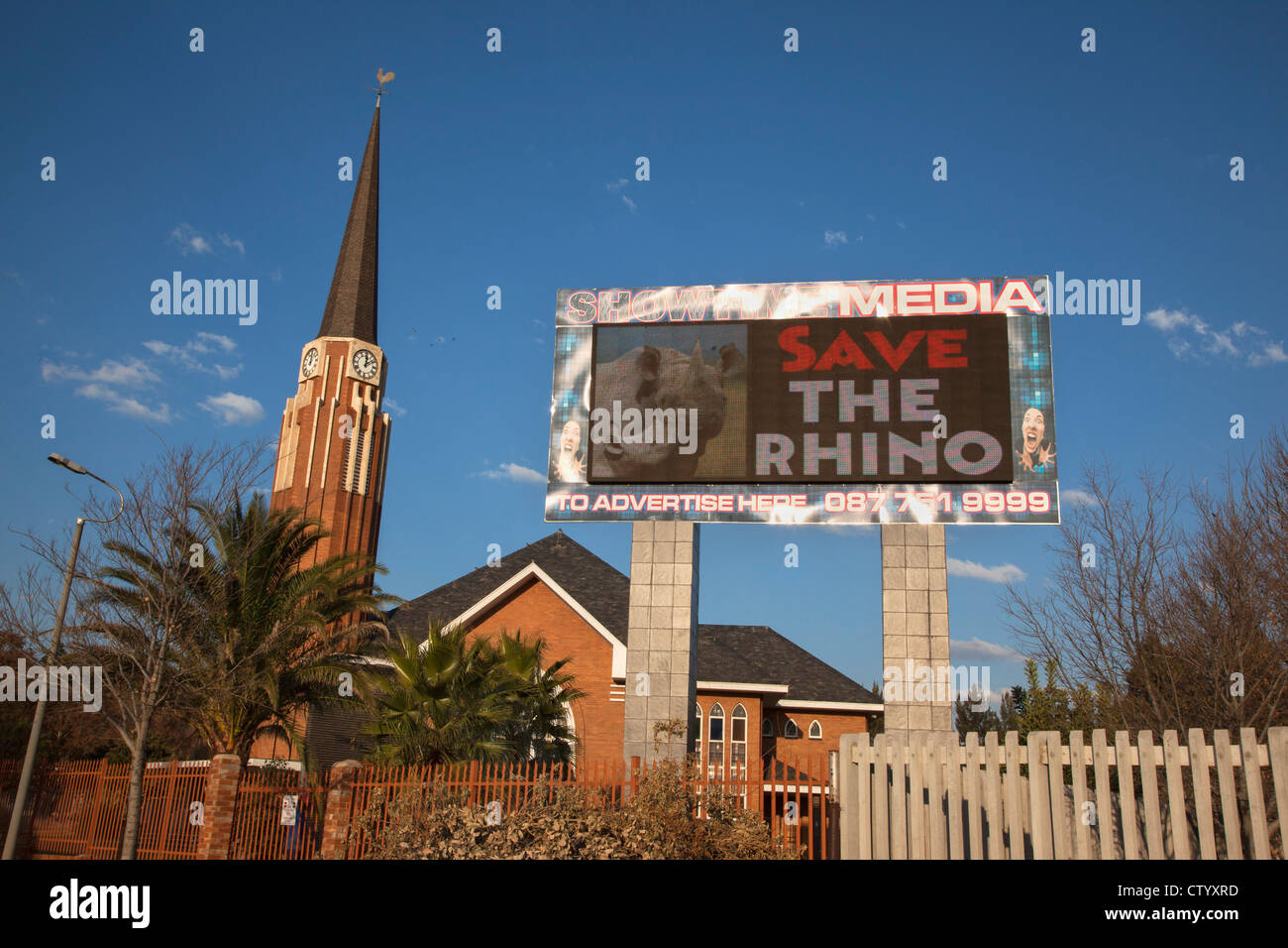 Salvare il Rhino affissioni, Klerksdorp, Sud Africa Foto Stock