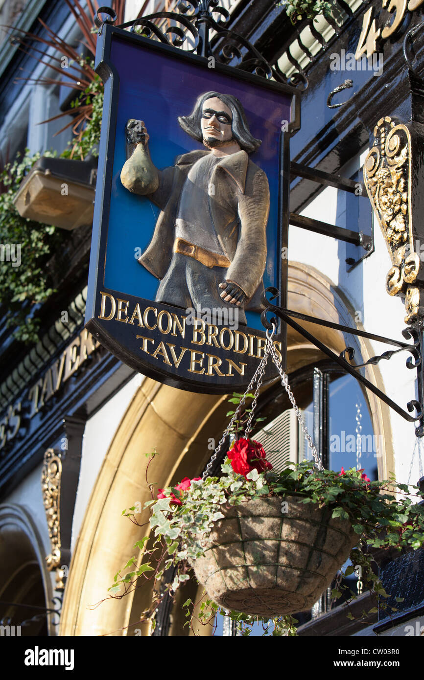 Deacon Brodies Tavern. Il Royal Mile di Edimburgo Regno Unito Scozia Foto Stock
