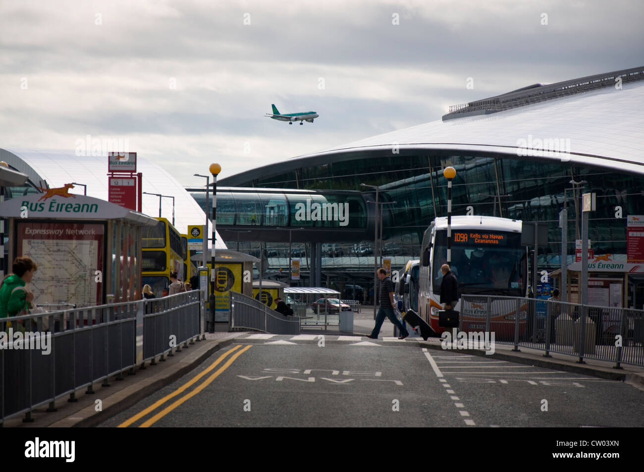 Aeroporto di Dublino un Aer Lingus piano terre dai due terminali Foto Stock
