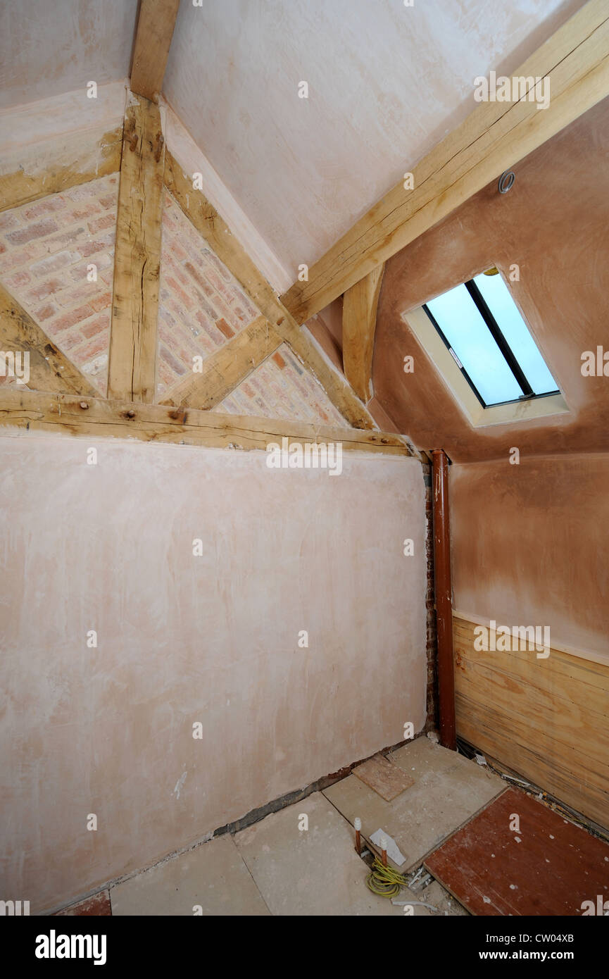 Camera in attico di un fienile conversione in corso Warwickshire, Regno Unito Foto Stock