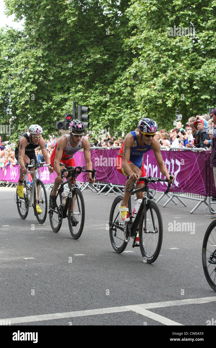Mario Mola Spagna uomini Olimpiadi di Londra 2012 triathlon bike race Foto Stock