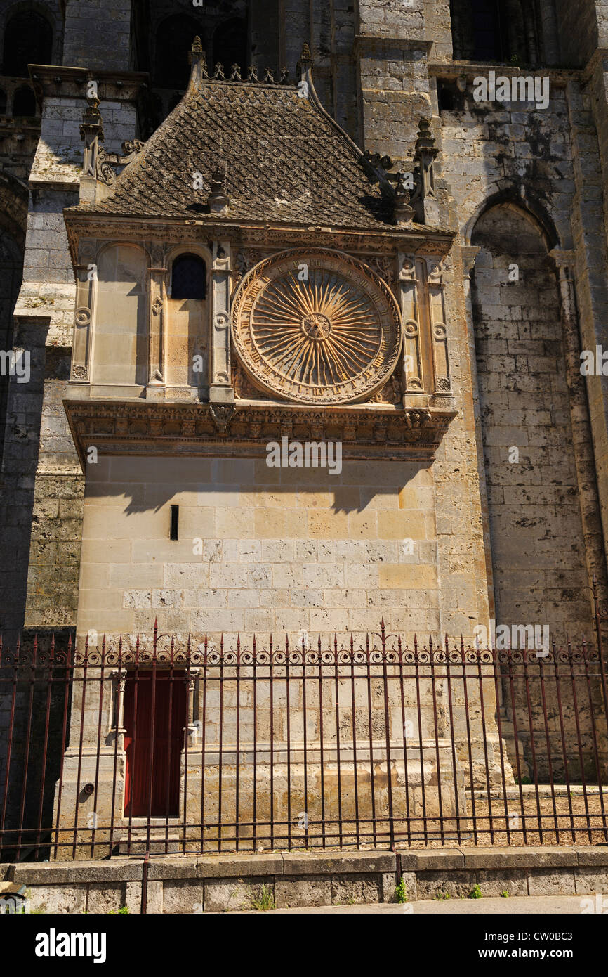 La cattedrale di Chartres. Padiglione di clock, costruita intorno al 1520 da Jehan De Beauce sul lato nord della cattedrale del XIII secolo. Foto Stock