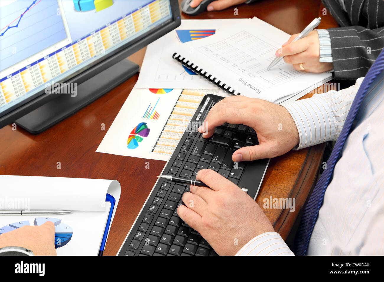 Dati Analizing in ufficio Foto Stock