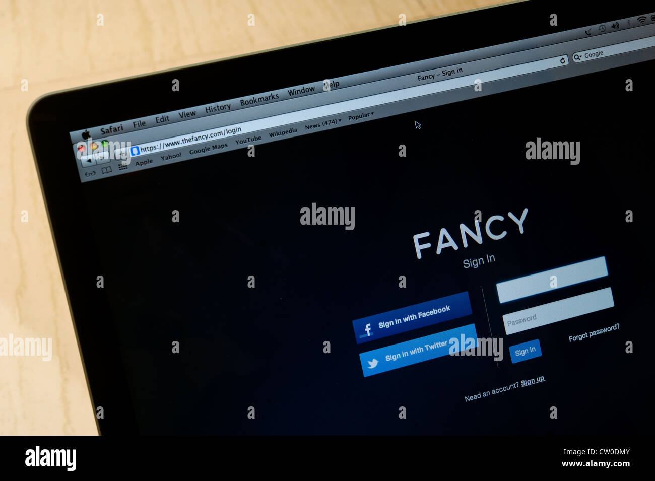 Schermo portatile mostra homepage di fantasia - social sito di condivisione foto & app creata da Giuseppe Einhorn Foto Stock