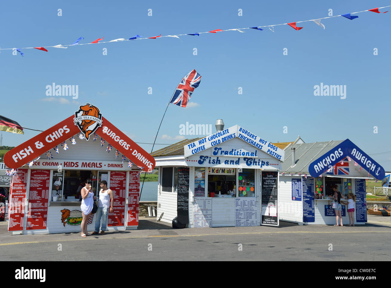 Harbourside di fast food, chioschi, West Bay, Dorset, England, Regno Unito Foto Stock
