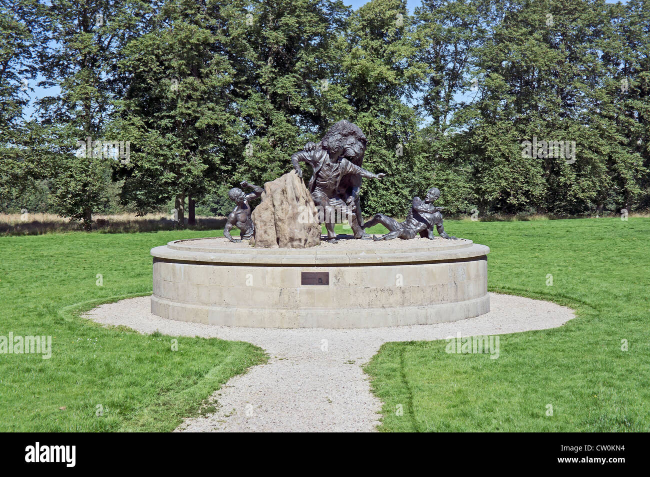 La scultura che mostra l'attacco su Dr Livingstone da un leone al David Livingstone Centre Blantyre Scozia Scotland Foto Stock