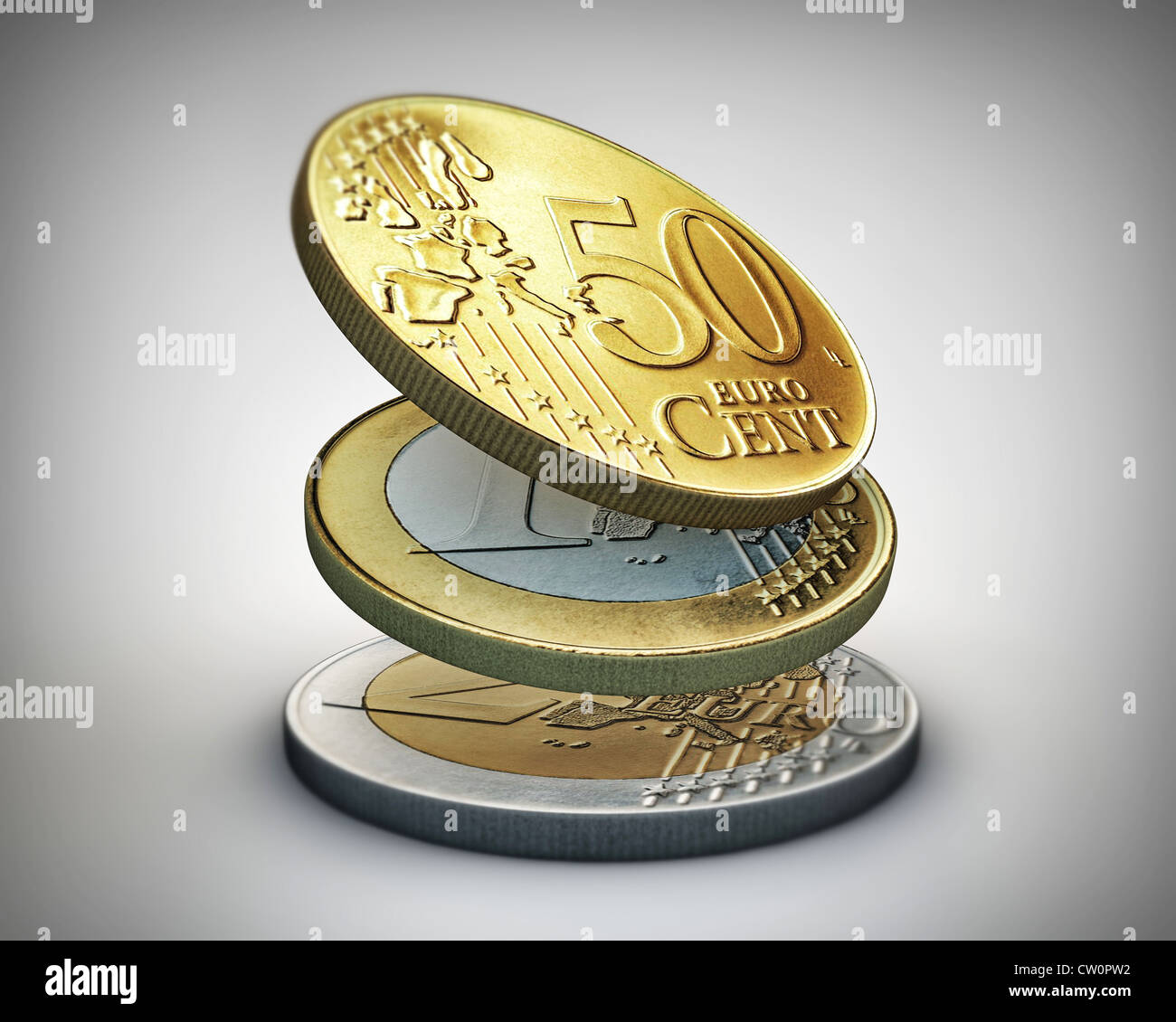 Monete metalliche in euro isolati su sfondo bianco Foto Stock