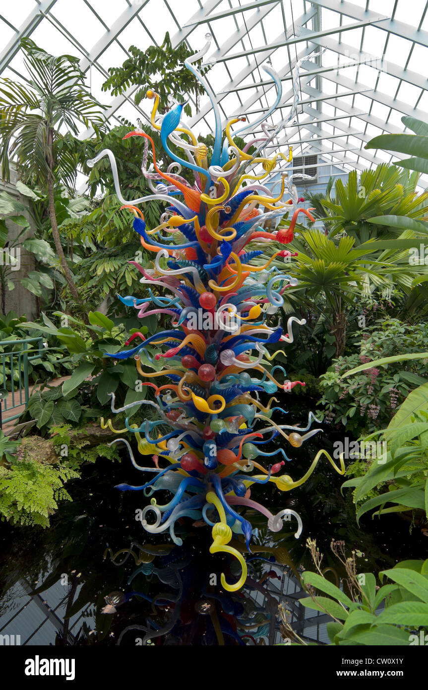 Fairchild Tropical Giardini Botanici a Coral Gables, un sobborgo di Miami, Florida. Dale Chihuly sculture in vetro in Conservatorio. Foto Stock