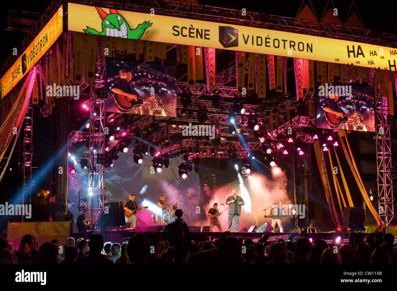 Serata di spettacolo su un palcoscenico all'aperto durante il giusto per ride festival di Montreal, provincia del Québec in Canada. Foto Stock