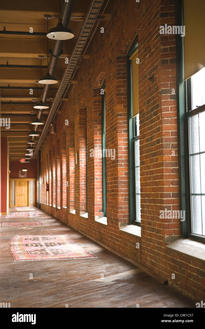 Corridoio nel vecchio edificio industriale Lowell Massachusetts Foto Stock