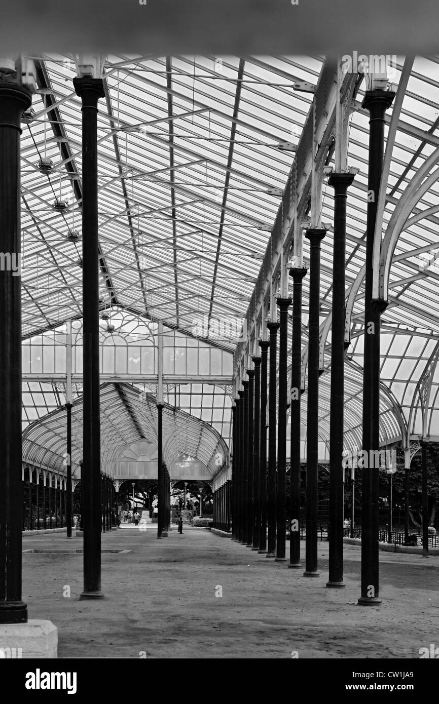 Bangalore Giardini Botanici padiglioni e la sua architettura fine XIX secolo. Conosciuto localmente come la casa di vetro Foto Stock