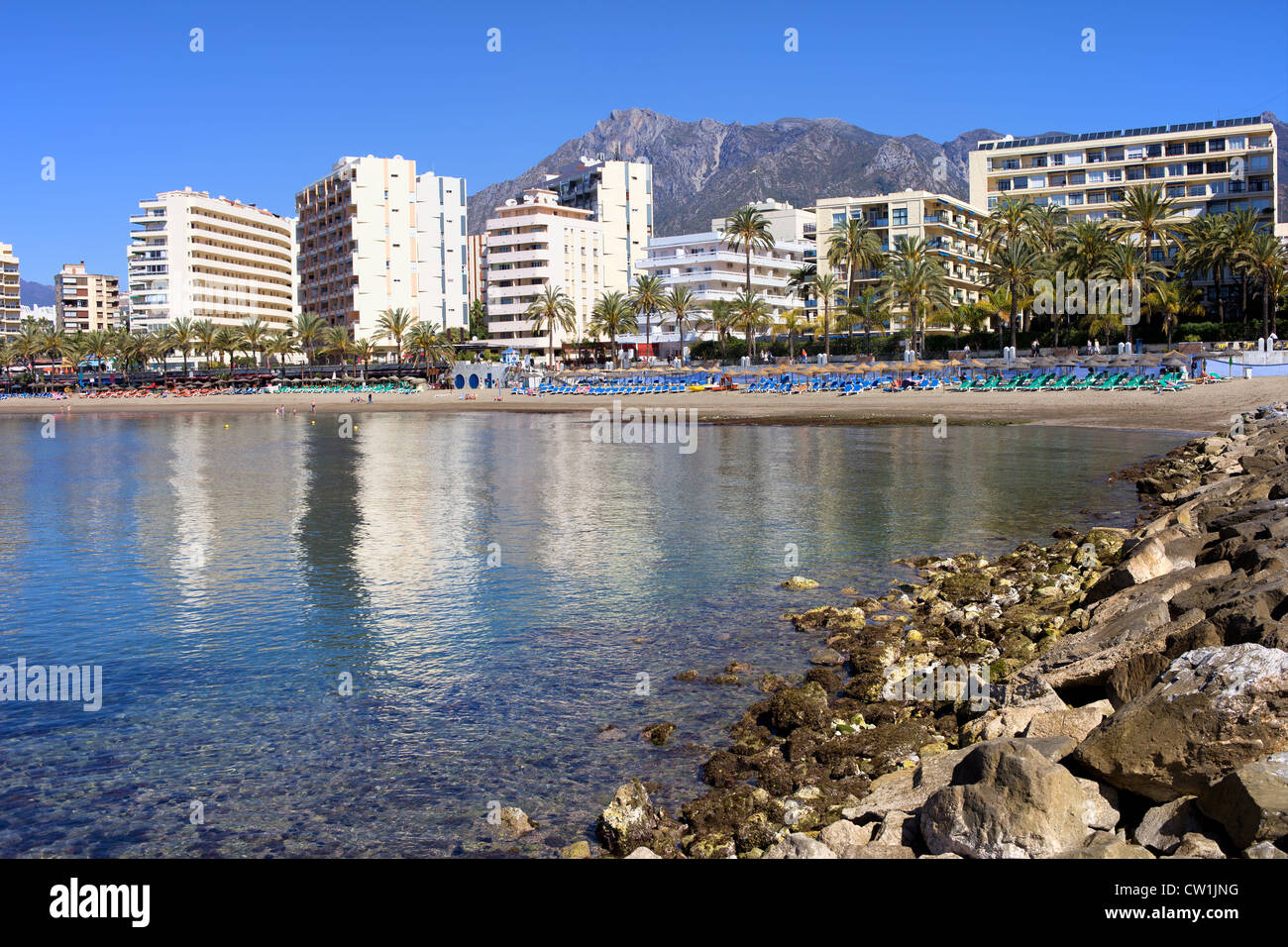 Popolare resort città di Marbella sulla Costa del Sol in Spagna, Andalusia regione, provincia di Malaga. Foto Stock